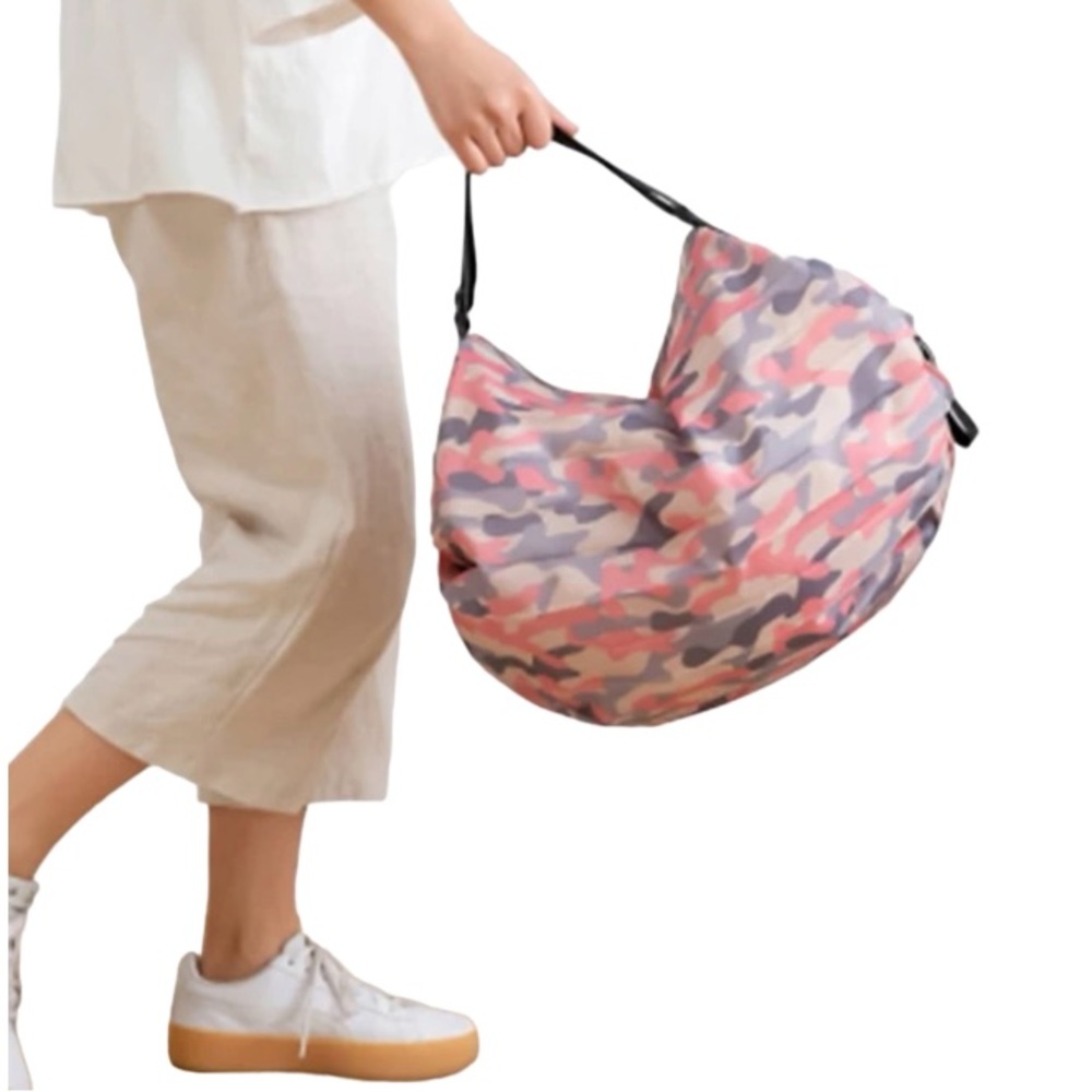 NEW Camo Print Adjustable Straps Weekender Overnight Travel Carry-On Bag